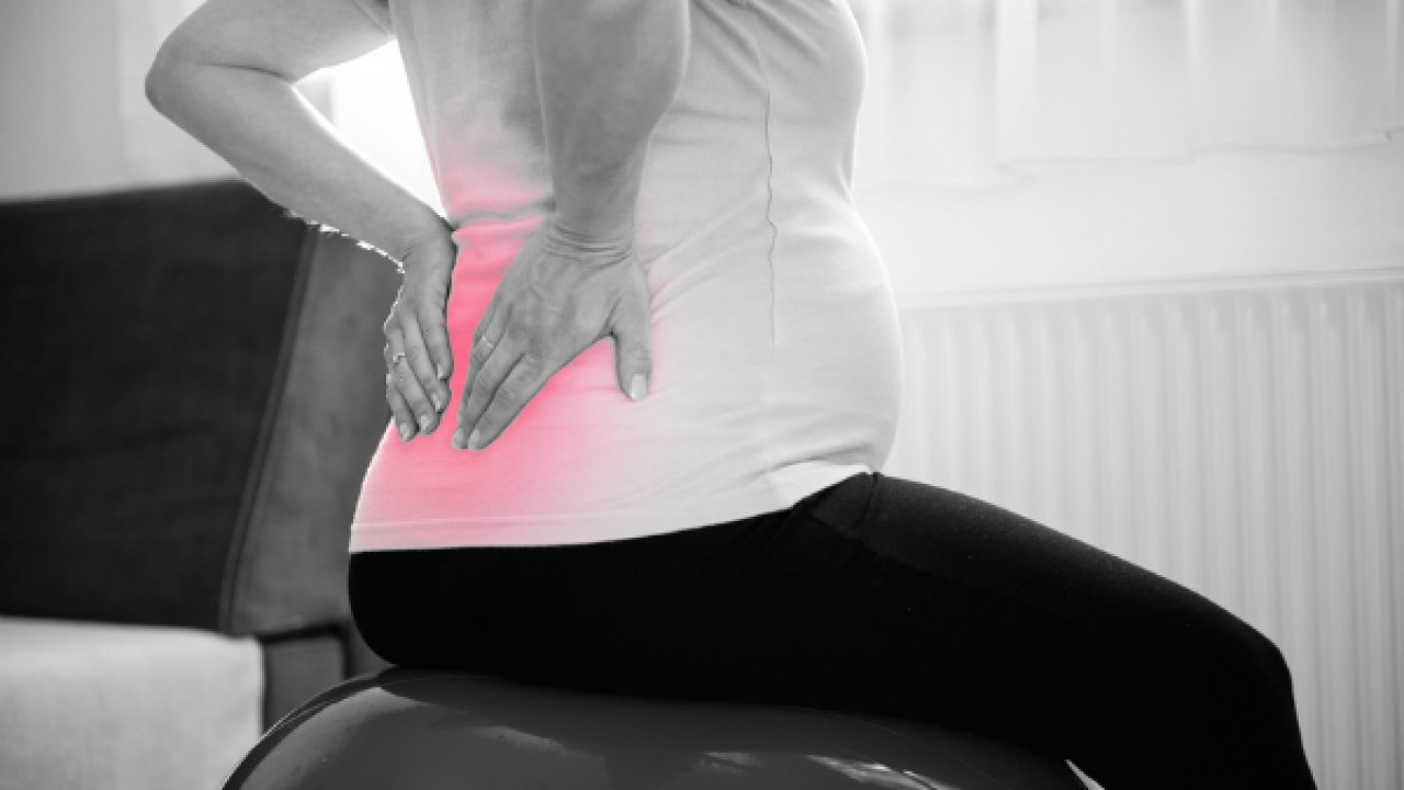 Bà bầu bị đau lưng nên làm gì? 