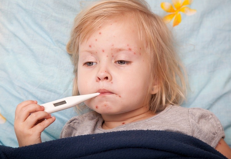 Trẻ dễ mắc các bệnh lý nhiễm trùng