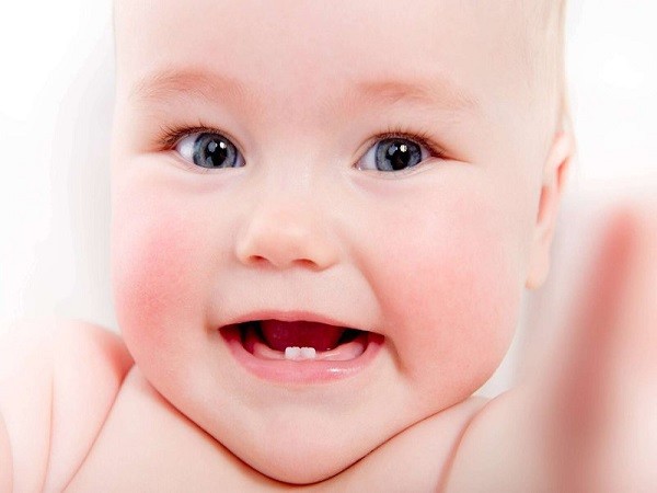trẻ sơ sinh mấy tháng mọc răng, trẻ sơ sinh mấy tháng mọc răng thì tốt, bé sơ sinh mấy tháng mọc răng