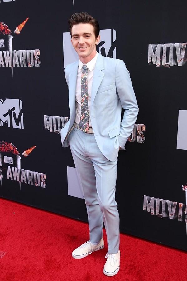 giày vans đi với quần gì, giày vans mặc quần gì, giày vans kết hợp với quần áo gì, phối đồ với giày vans, cách phối đồ với giày vans